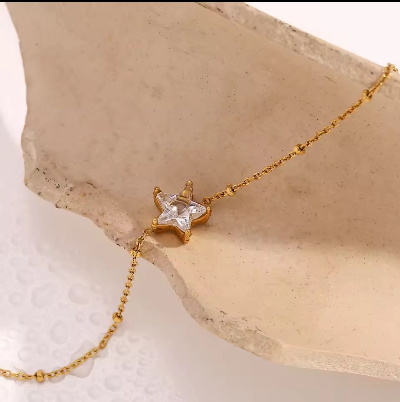 MINIMALIST STAR BRACELET
