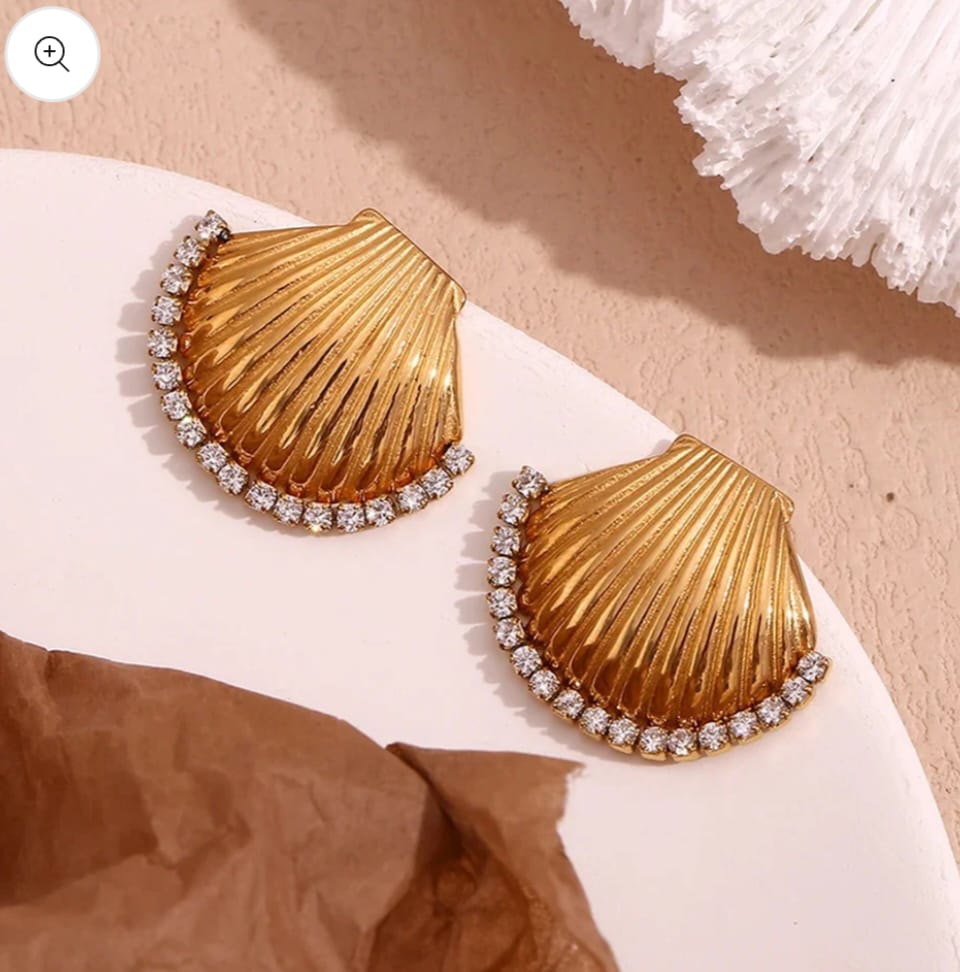 Shell Studded Earings