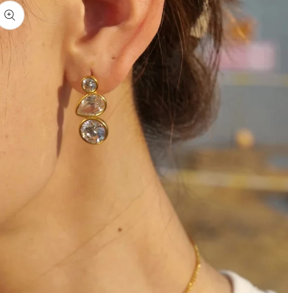 Crystal Cuddle Earings
