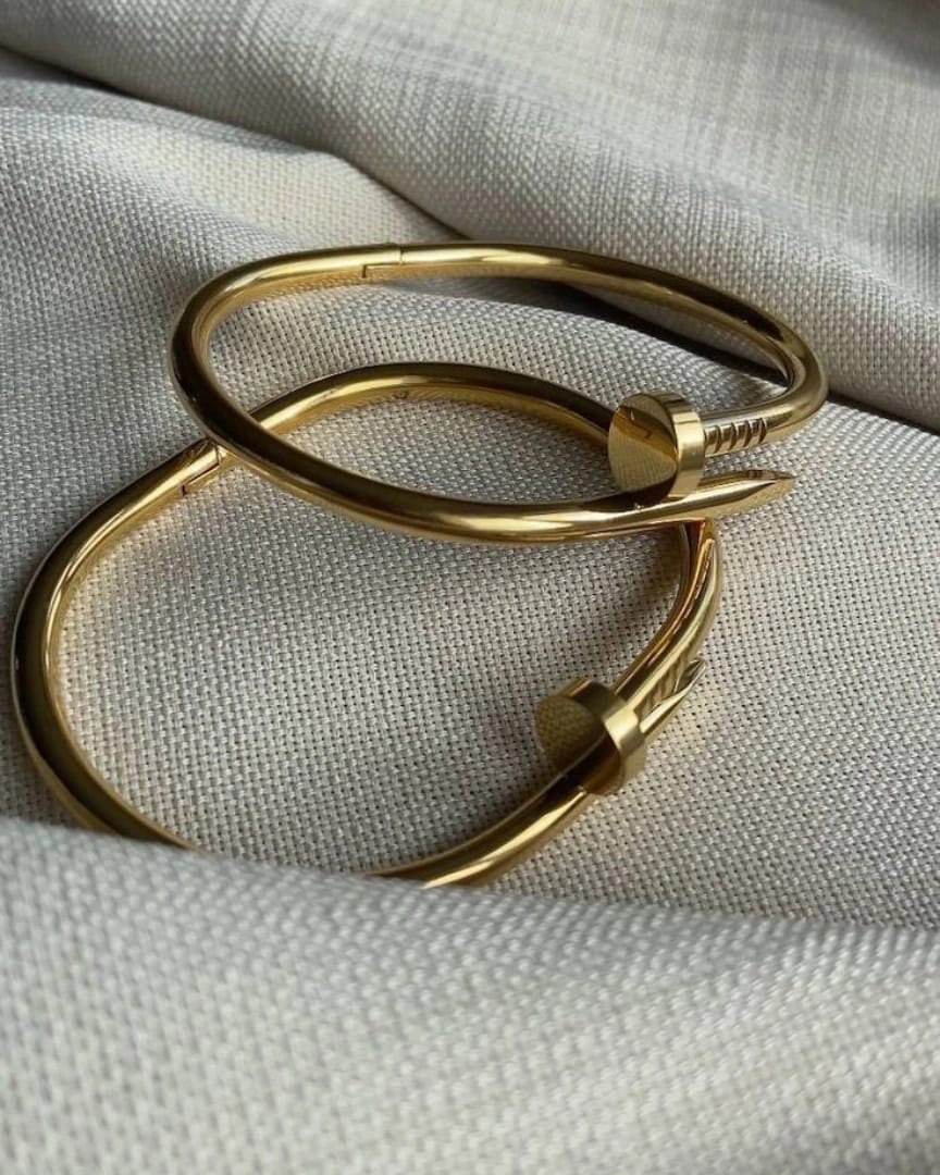 NAIL CUFF