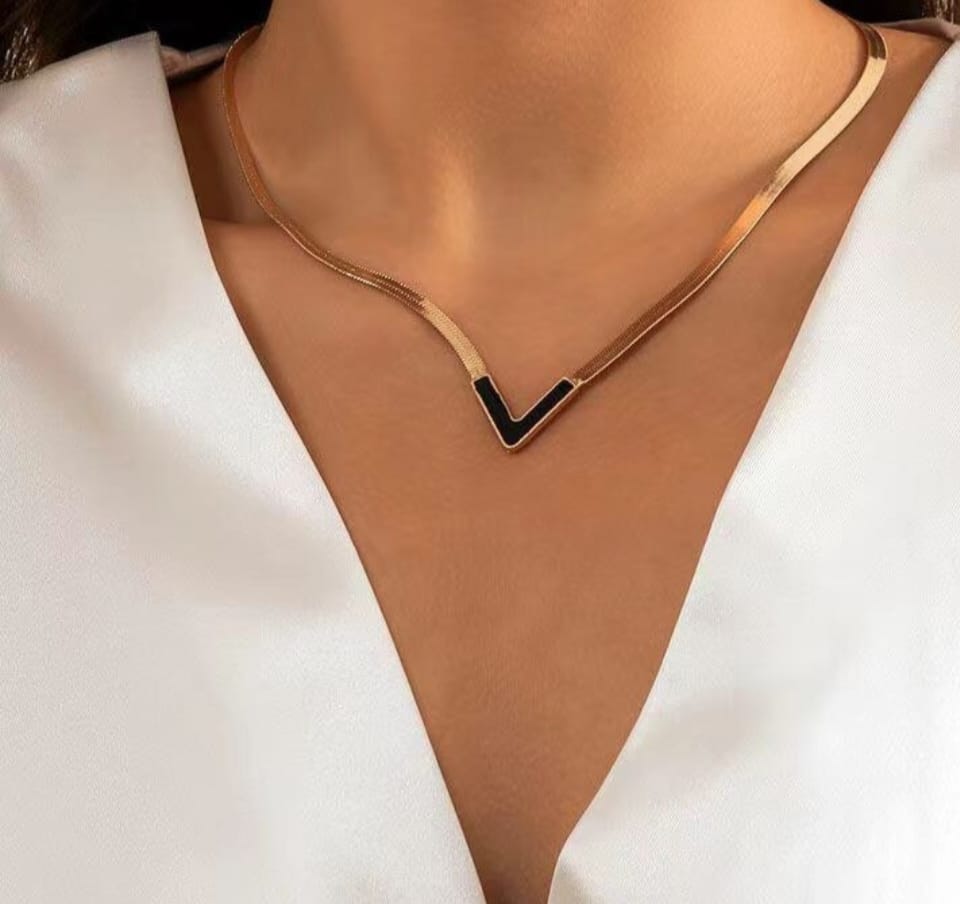 V SNAKE CHAIN