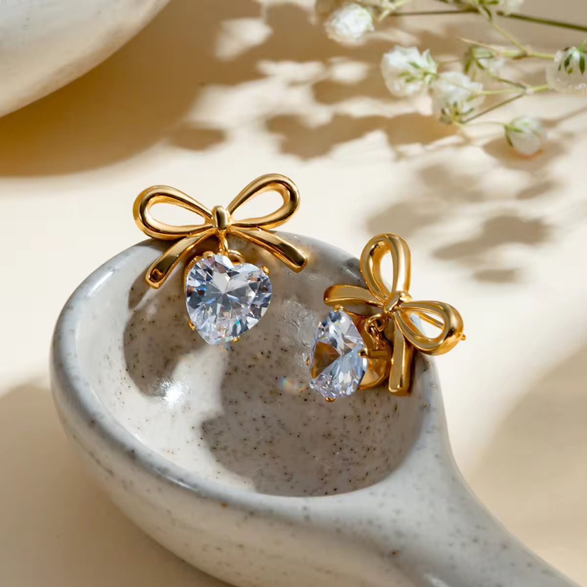 BOW STONE EARINGS
