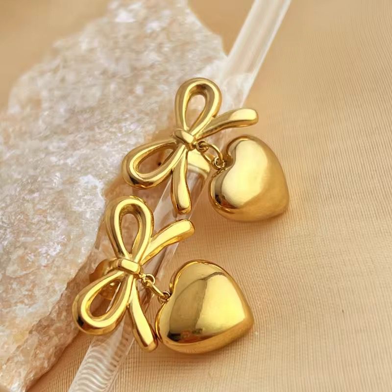 Heart bow earstuds