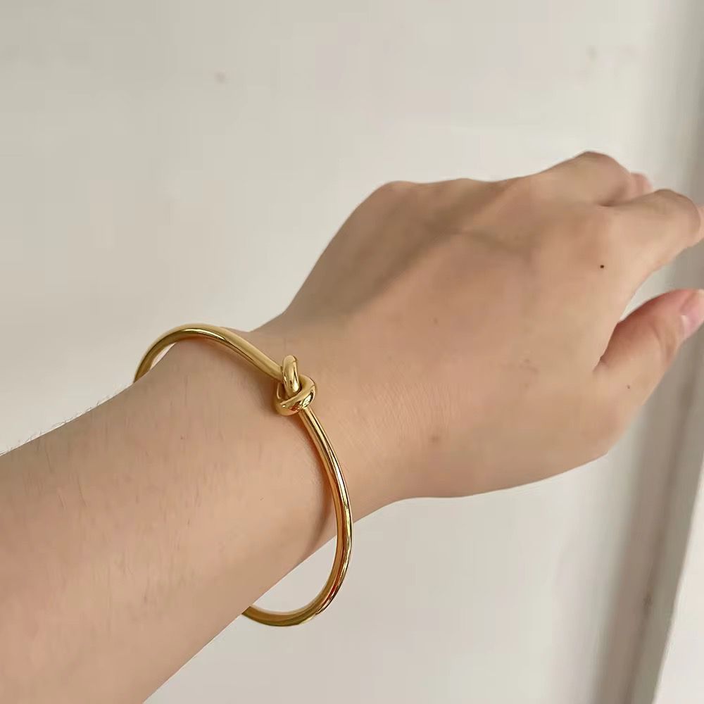 KNOT HANDCUFF