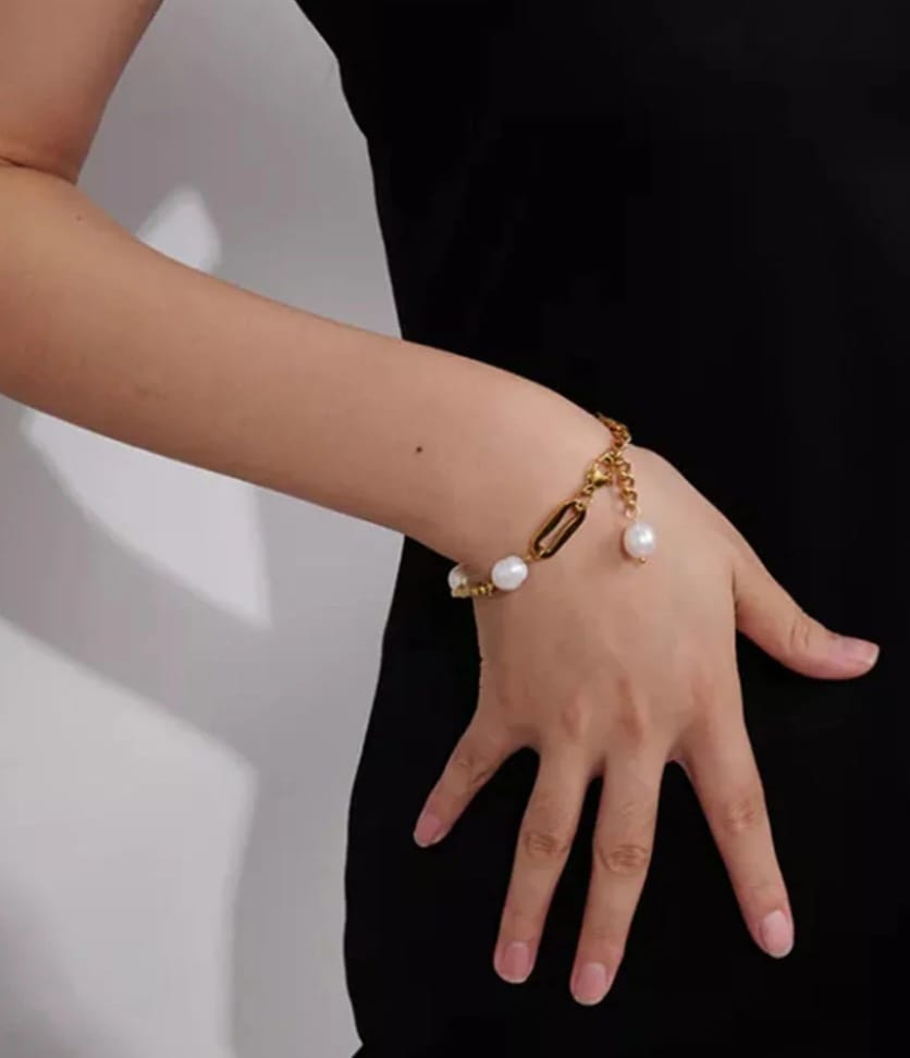 LUXE PEARL BRACELET