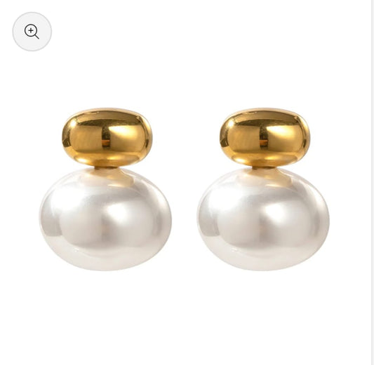 Pearl Studs