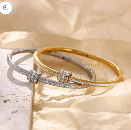 RHINSTONE CUFF