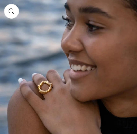 CIRCLE HOLLOW RING