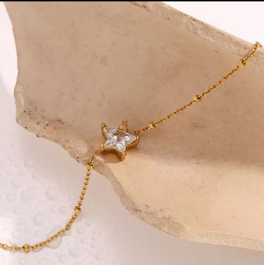 MINIMALIST STAR BRACELET