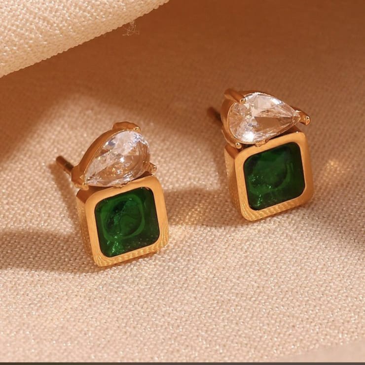 EMERLD STONE EARINGS