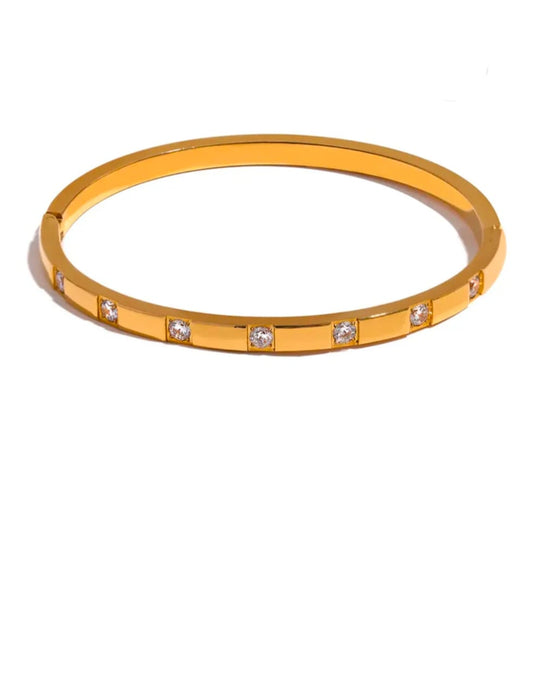 STUDDED CUFF