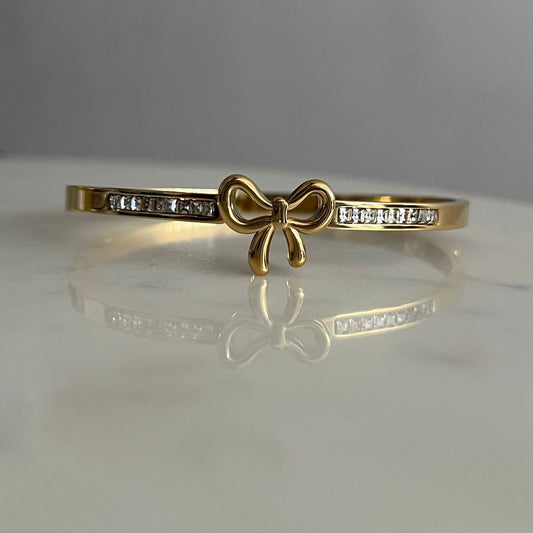 BOW STUDDED CUFF