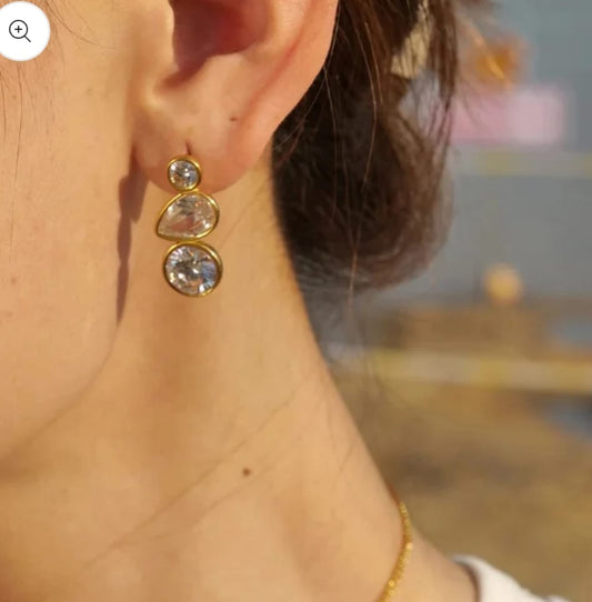 Crystal Cuddle Earings