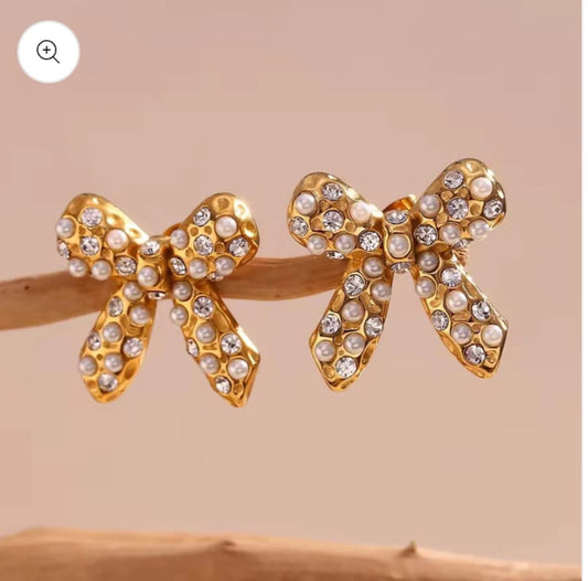 luxe bow studs