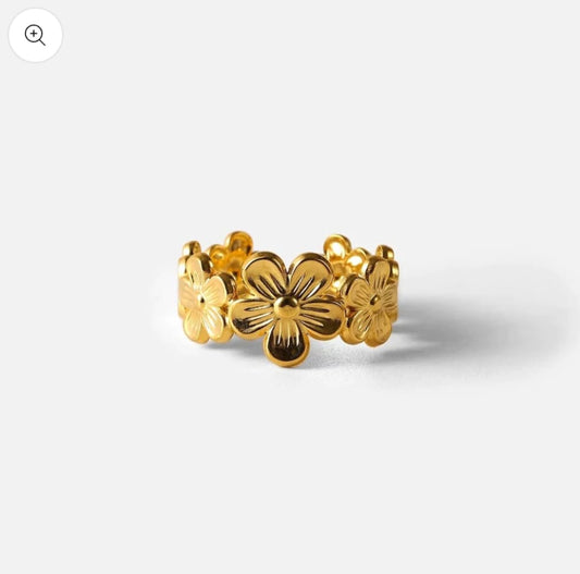 PINTRESTY FLORAL RING