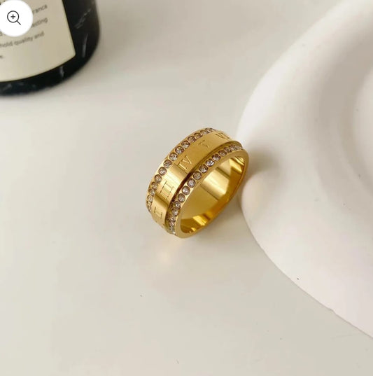 ROMAN RING