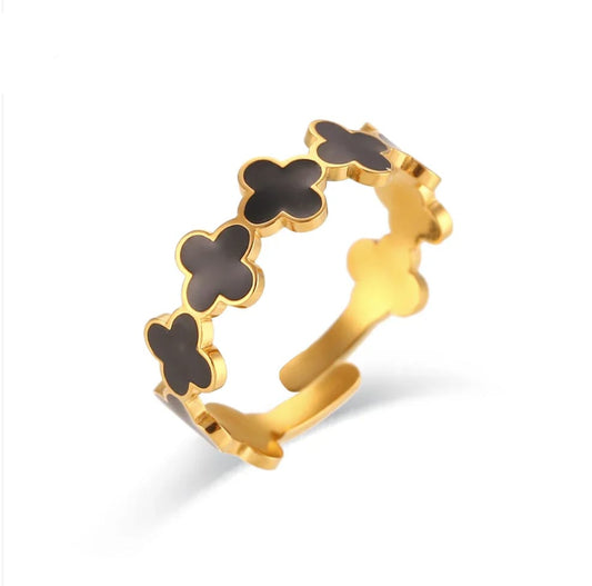 CLOVER RING