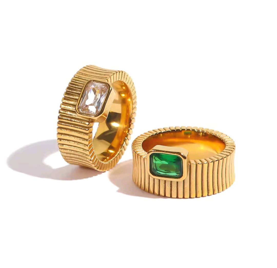ELLA RING