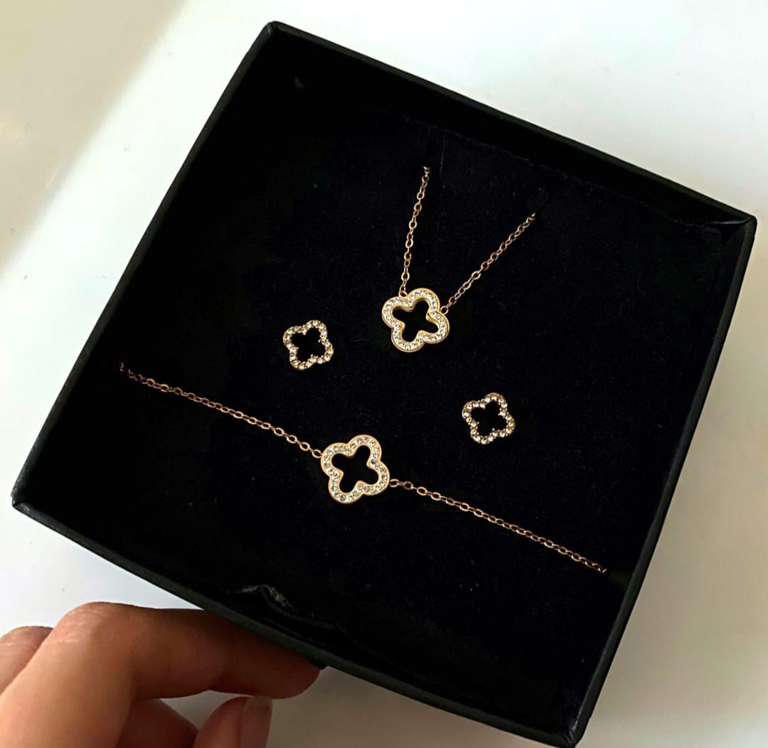 Bold. Chic. Timeless.